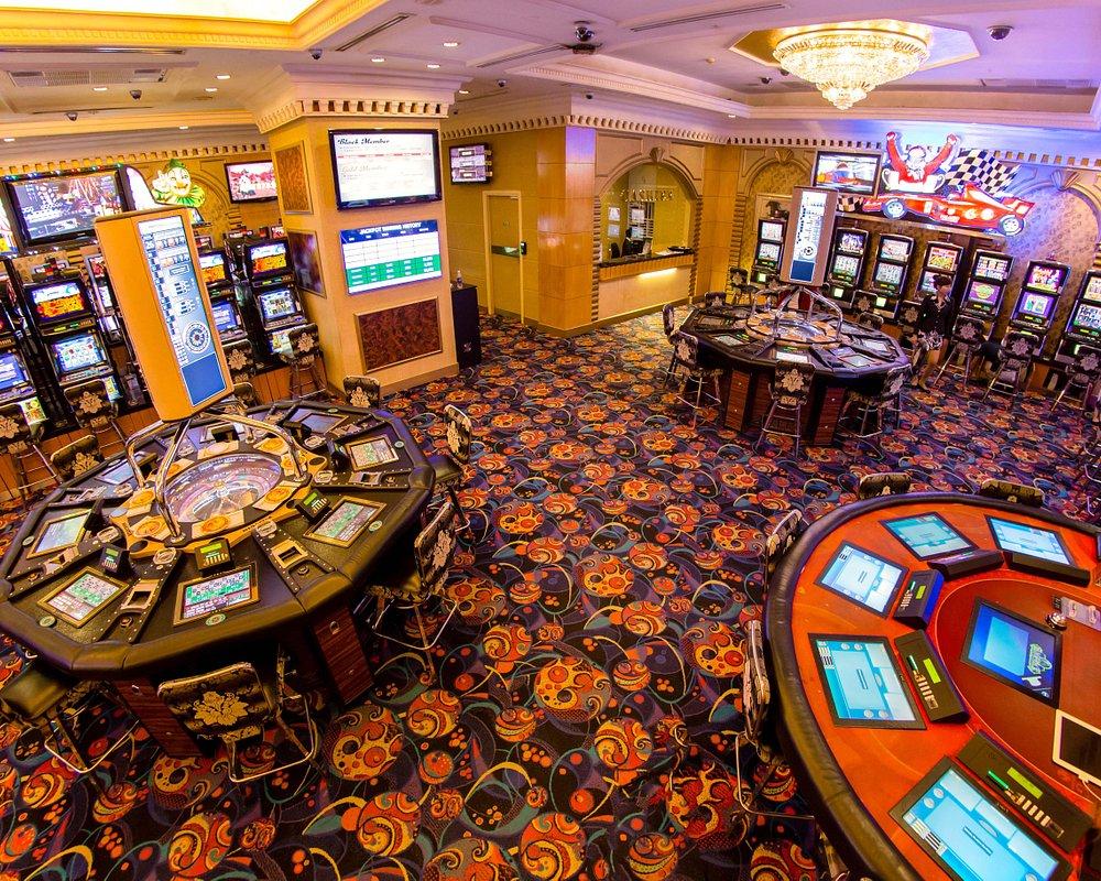 Khám phá top game web the bai hấp dẫn và uy tín nhất hiện nay